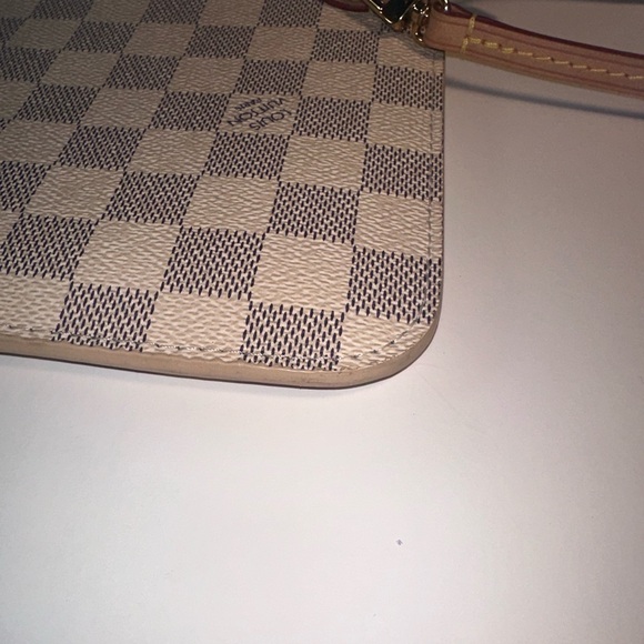 Louis Vuitton Damien Azur Zip Wristlet Pouch Cream, Pink Interior LV Clutch - Picture 7 of 14